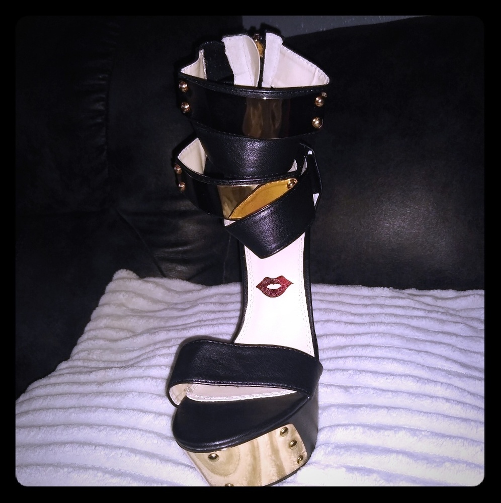 Heels - Picture 2 of 4